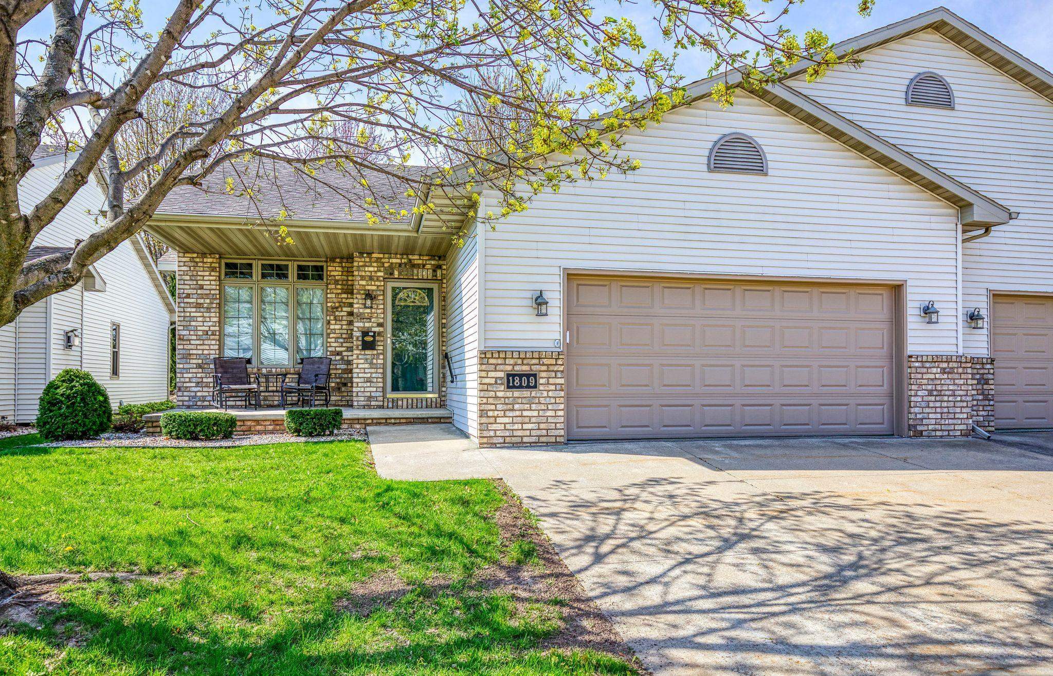 1809 E Sylvan Avenue  Appleton WI 54915-5877 photo