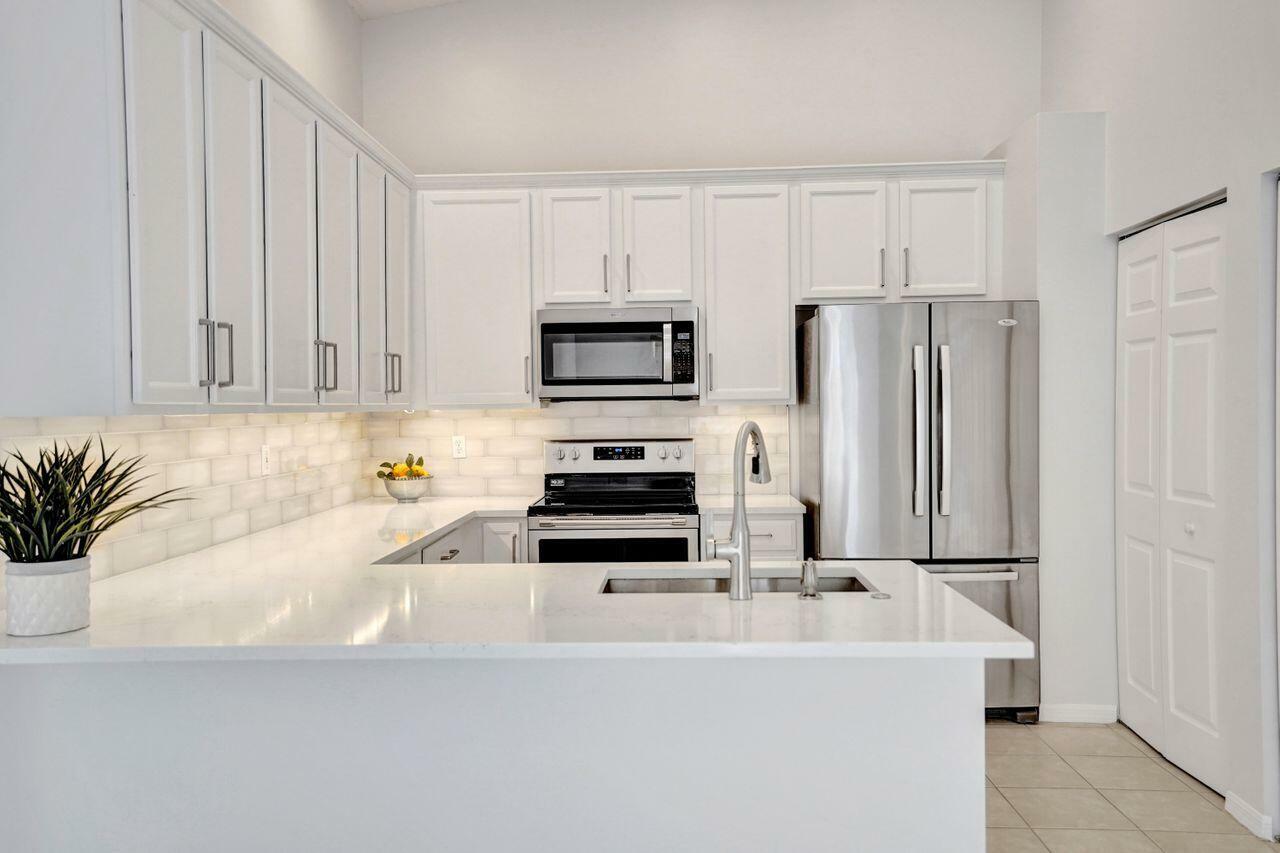 Property Photo: 5069 Toscana Trail FL 33437
