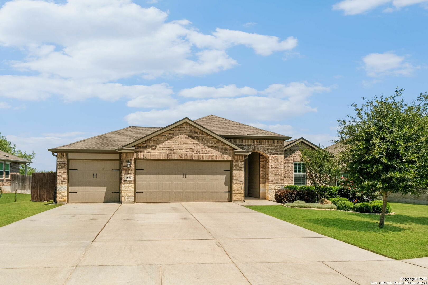 Property Photo: 6038 Ballast Trl TX 78132