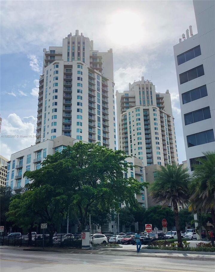 9066 SW 73rd Ct 2401  Miami FL 33156 photo