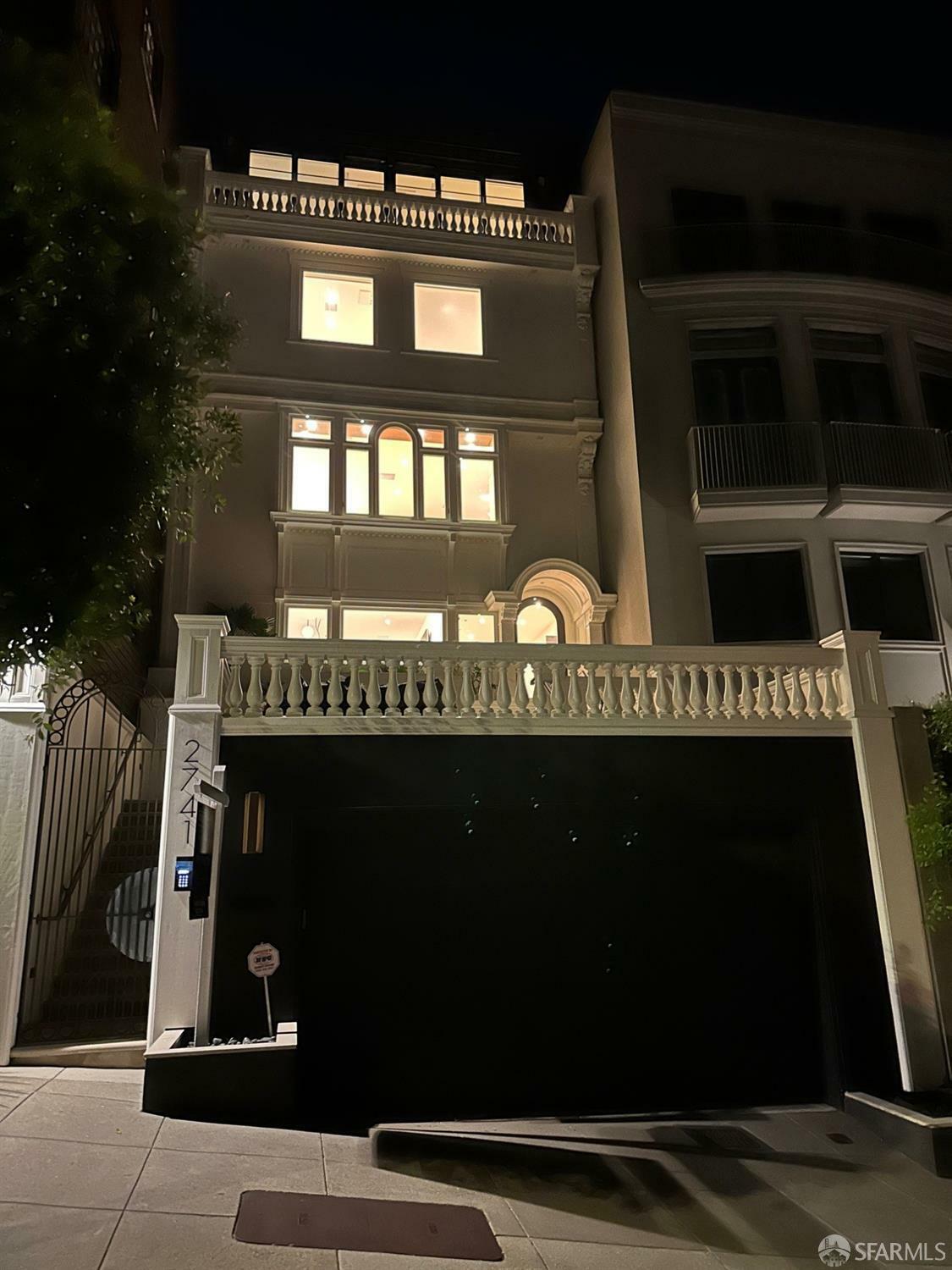 Property Photo: 2741 Vallejo Street CA 94123