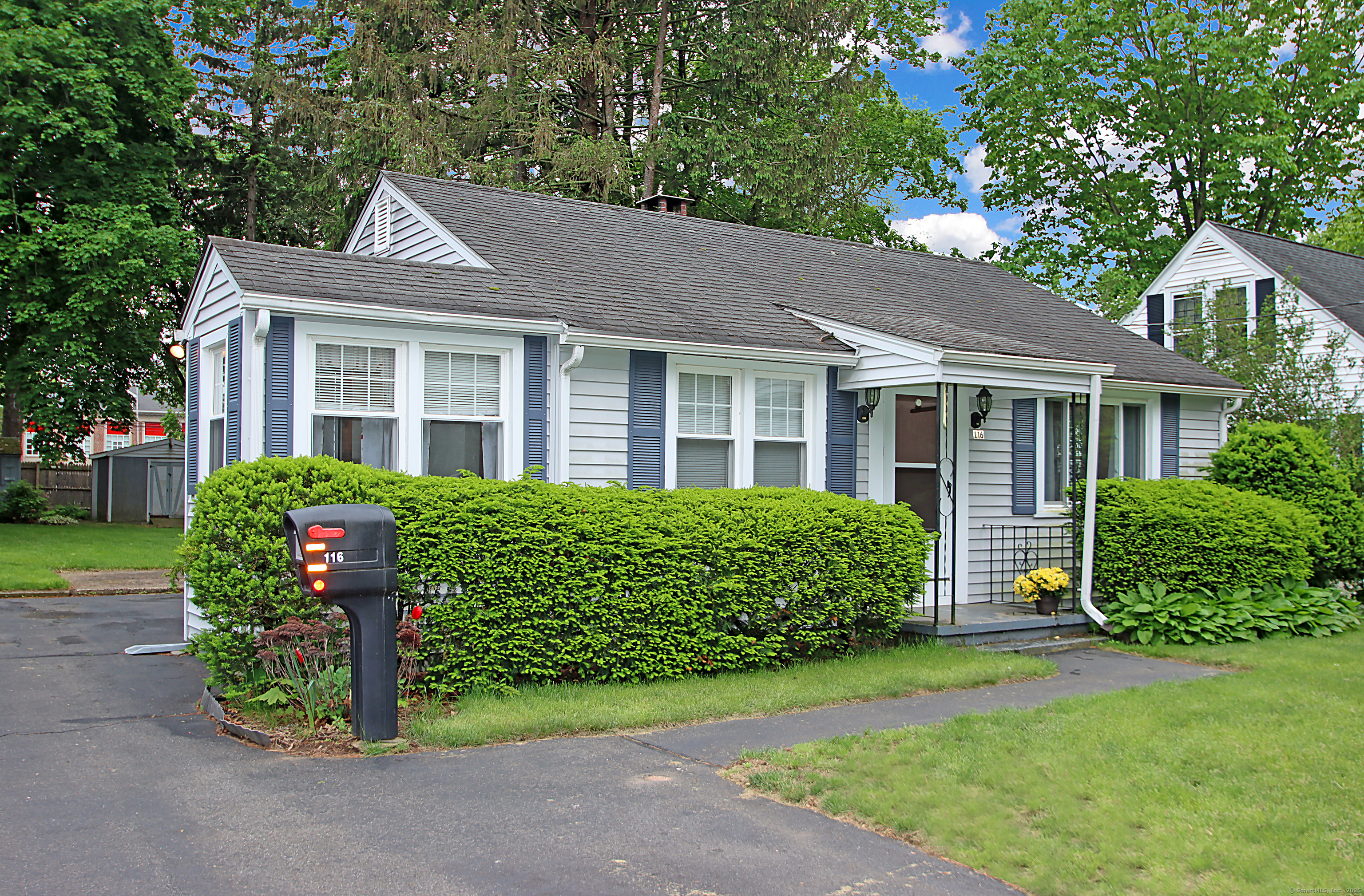 Property Photo: 116 Cutlery Avenue CT 06451