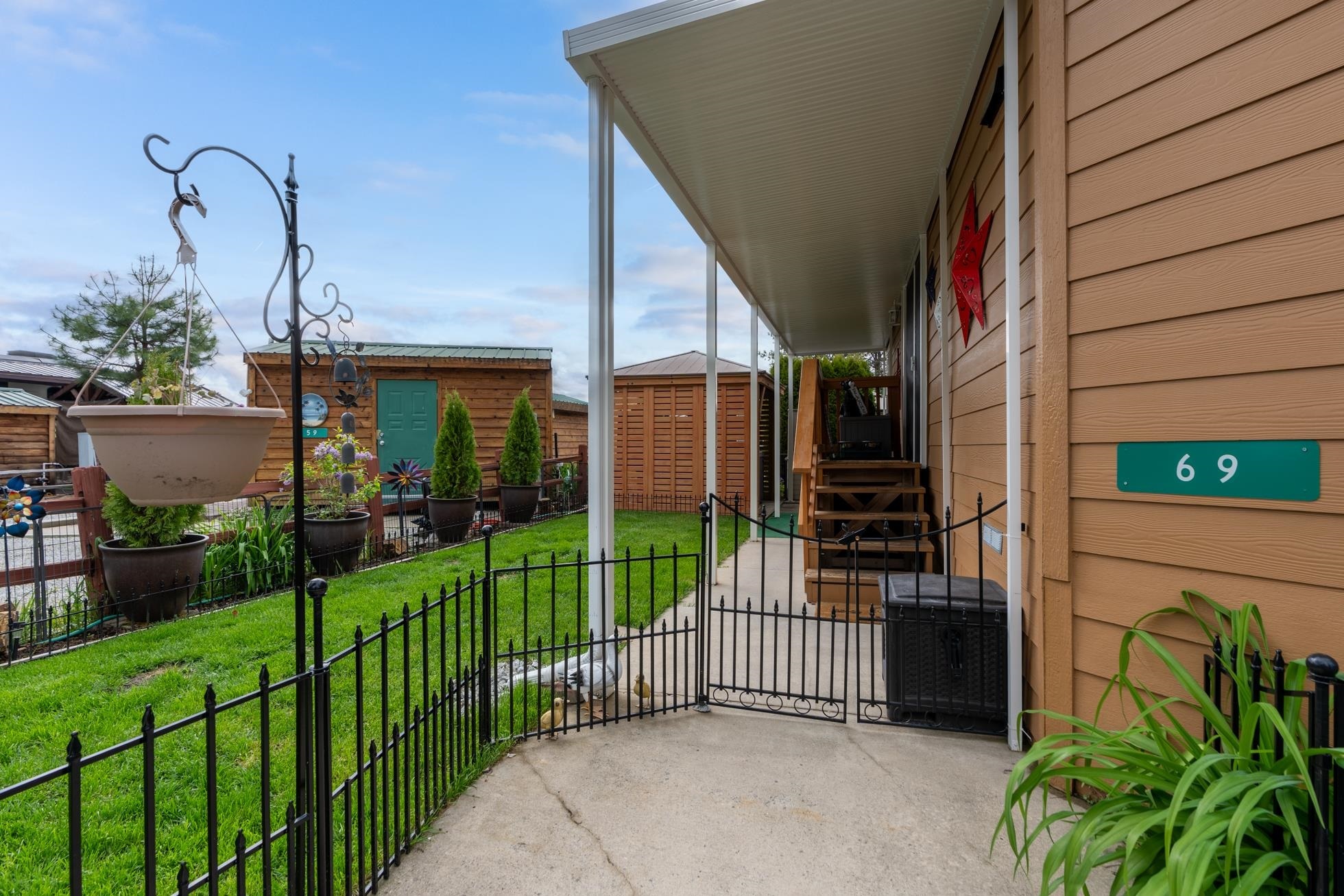 Property Photo: 69 N Tall Pine Loop WA 99180