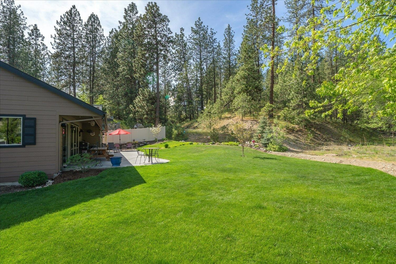 Property Photo: 4919 N Hazelwood Terrace Ln WA 99212