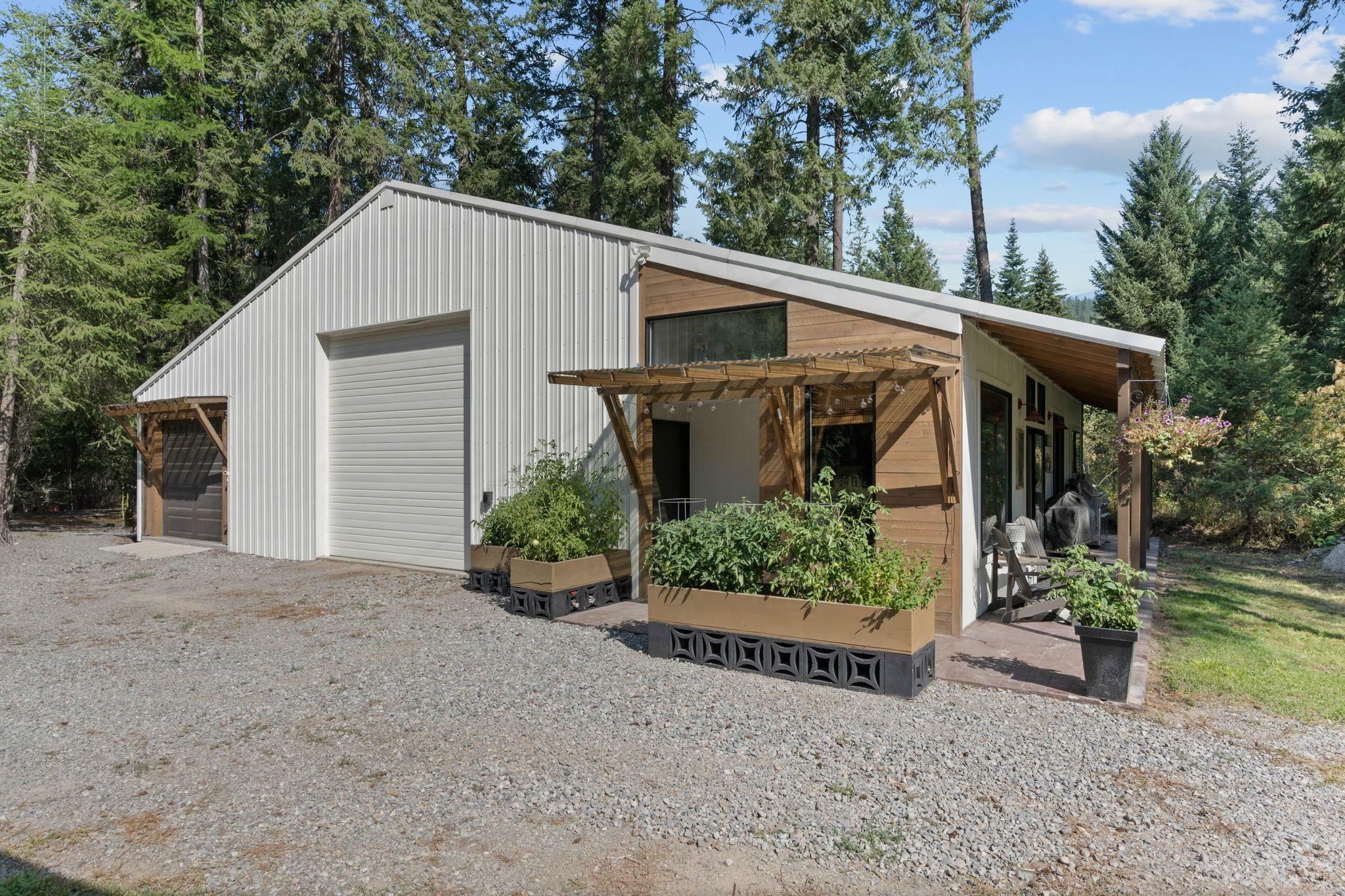 Property Photo:  9412 N Campbell Rd  WA 99027 
