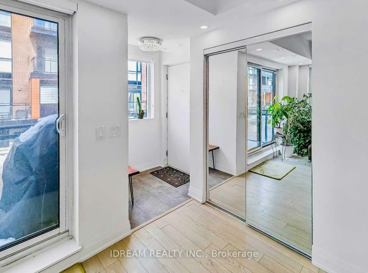 Property Photo:  5289 Highway 7 Road D102  ON L4L 0J1 