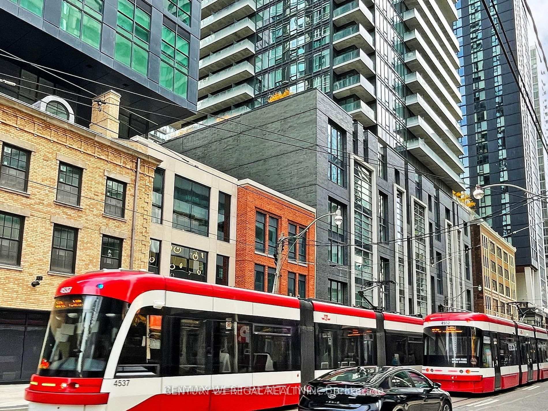 Property Photo: 327 King Street W 3802 ON M5V 0W7