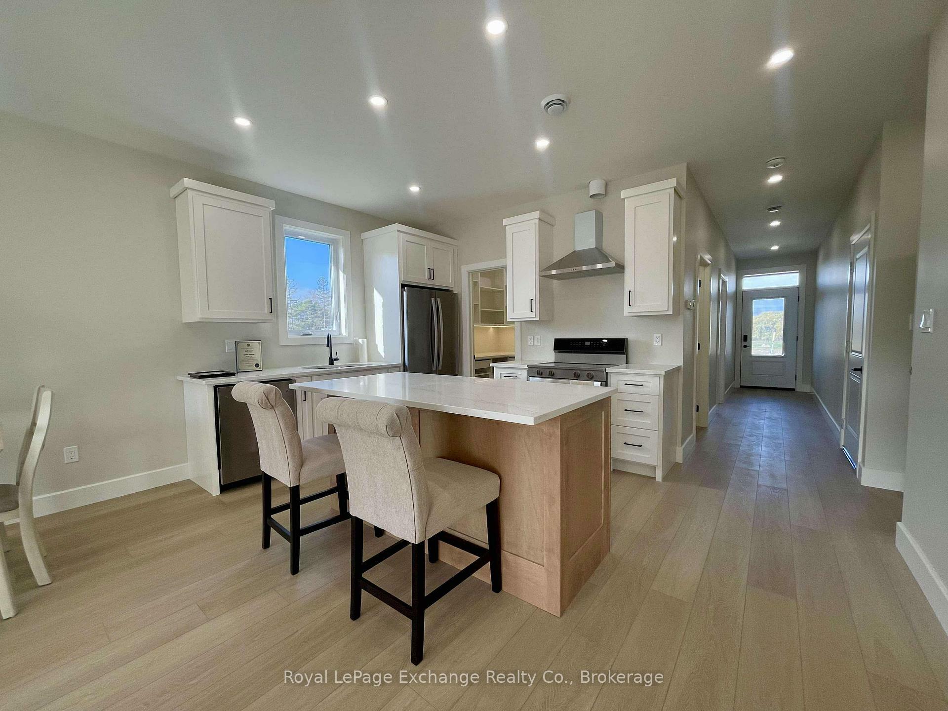 Property Photo: 72 Mercedes Crescent W ON N2Z 1G8