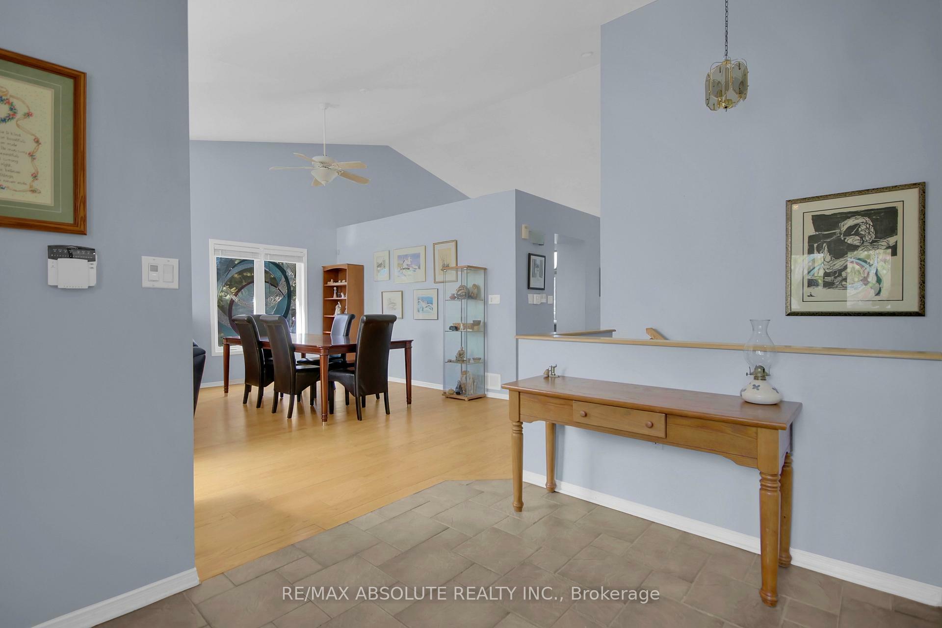 Photo de la propriété: 9 Camberley Street ON K2G 6Y2