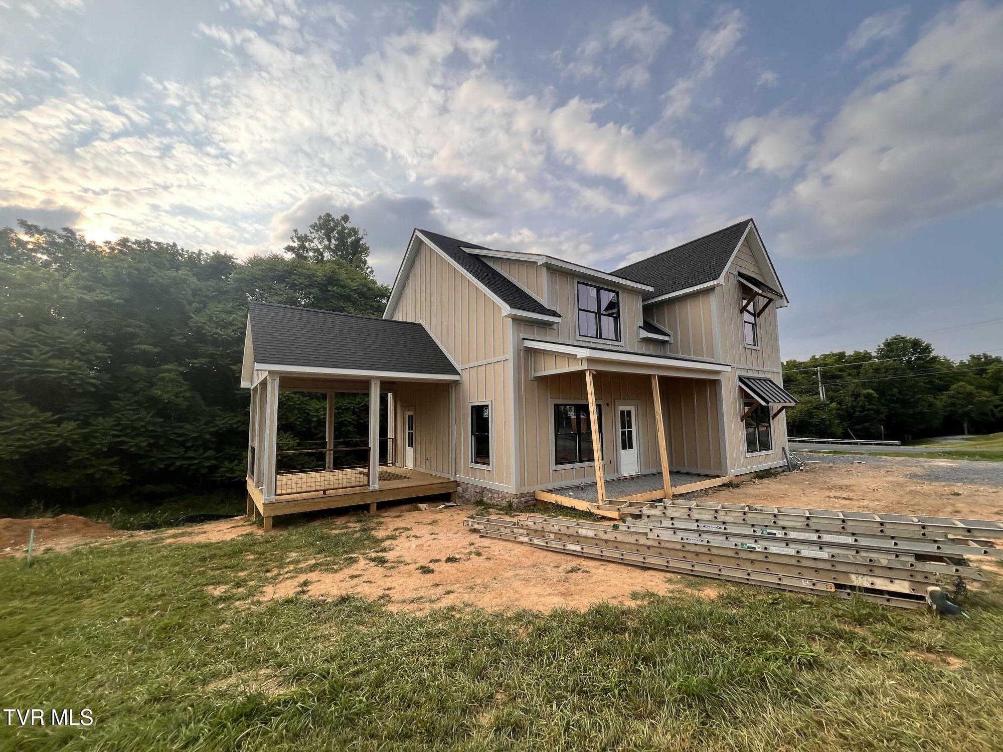 Property Photo: 7 Celebration Ct. Court TN 37601