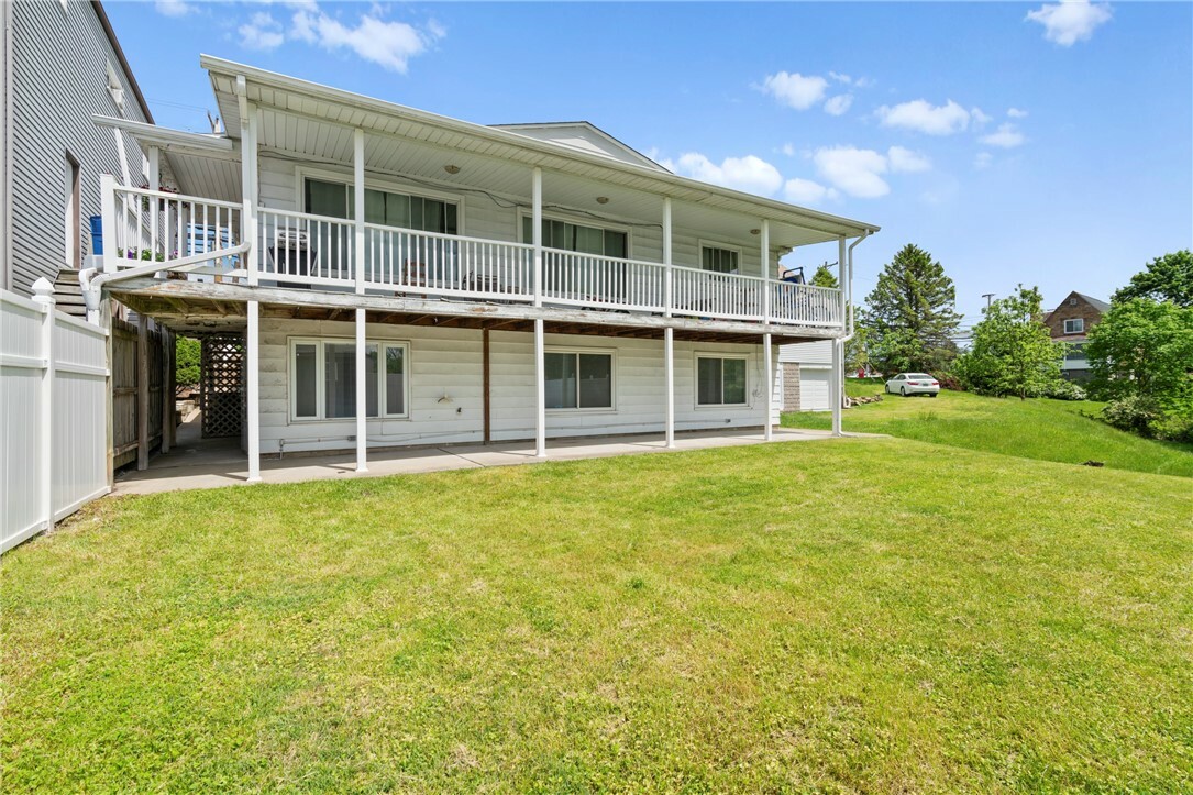 Property Photo: 1807 Pine Hollow Rd PA 15136
