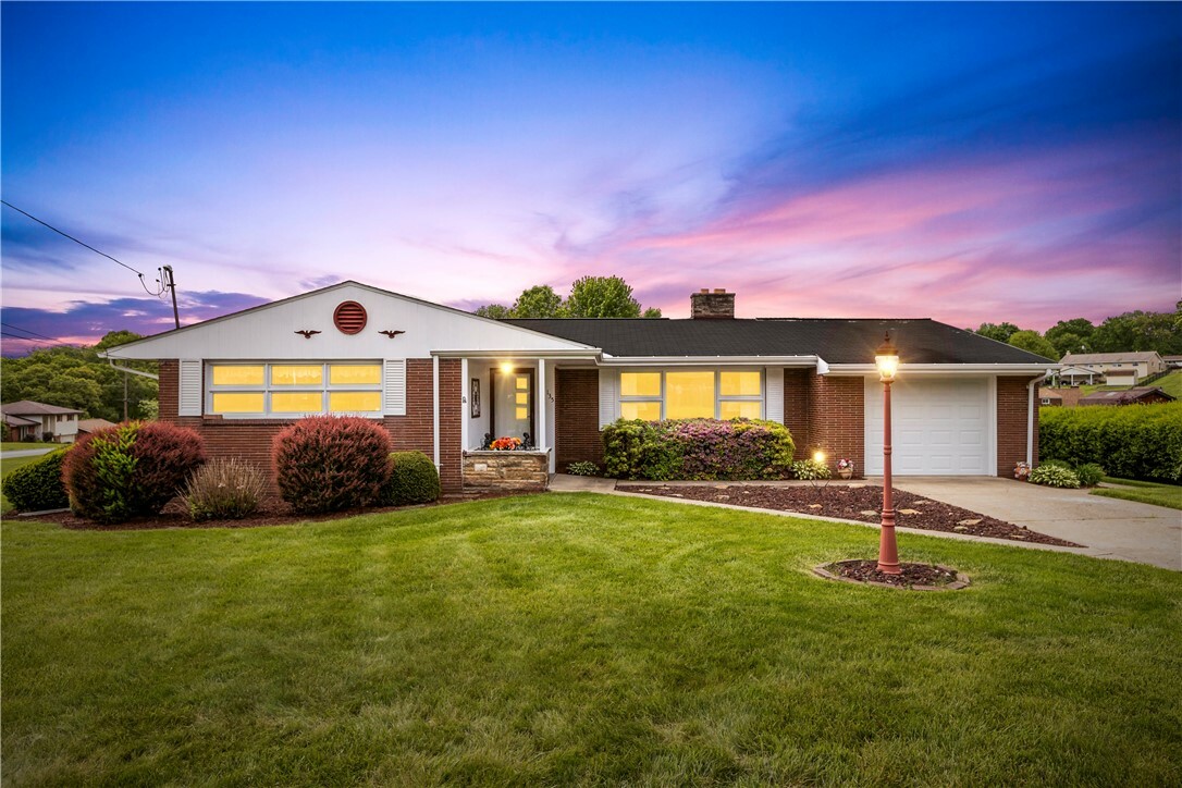 Property Photo: 135 Gourley Ln PA 15061