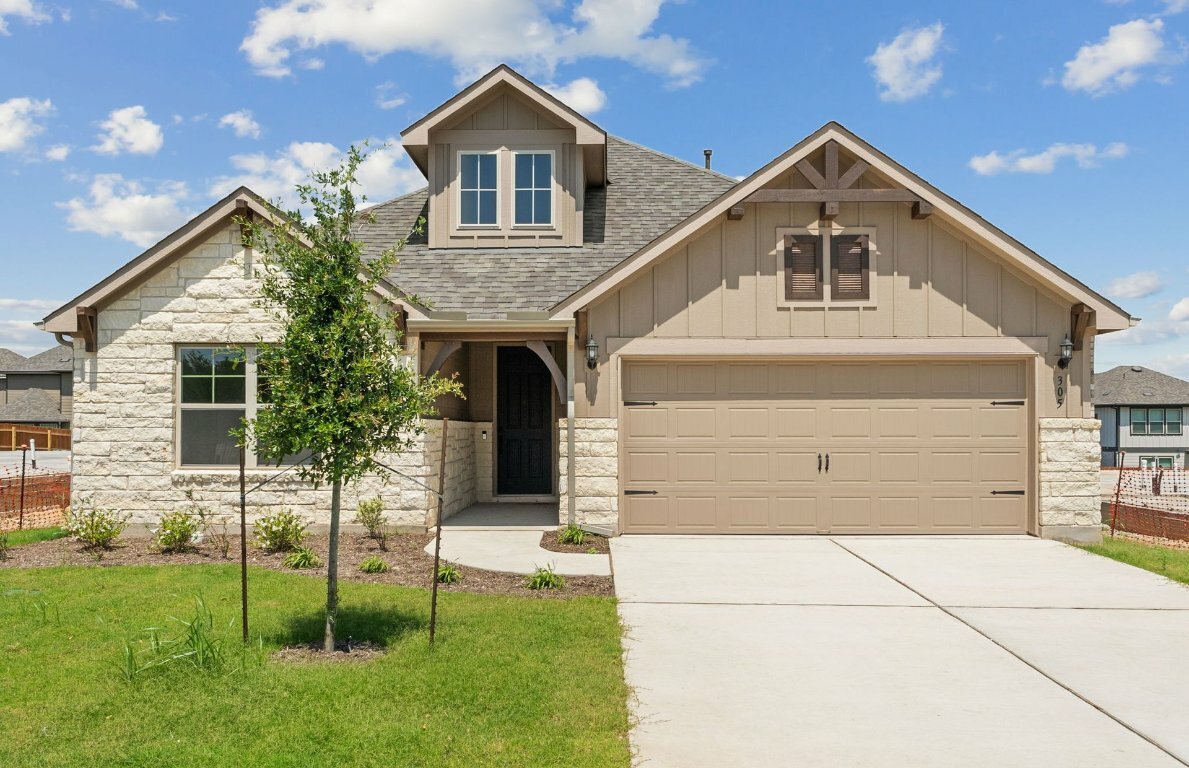 Property Photo:  305 Bristlecone Bend  TX 78642 