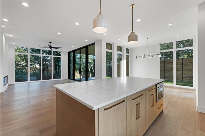 Property Photo: 4804 Richmond #2 Avenue TX 78745