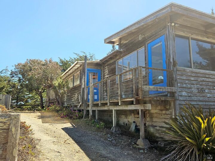Property Photo:  320 Driftwood Avenue  CA 94923 