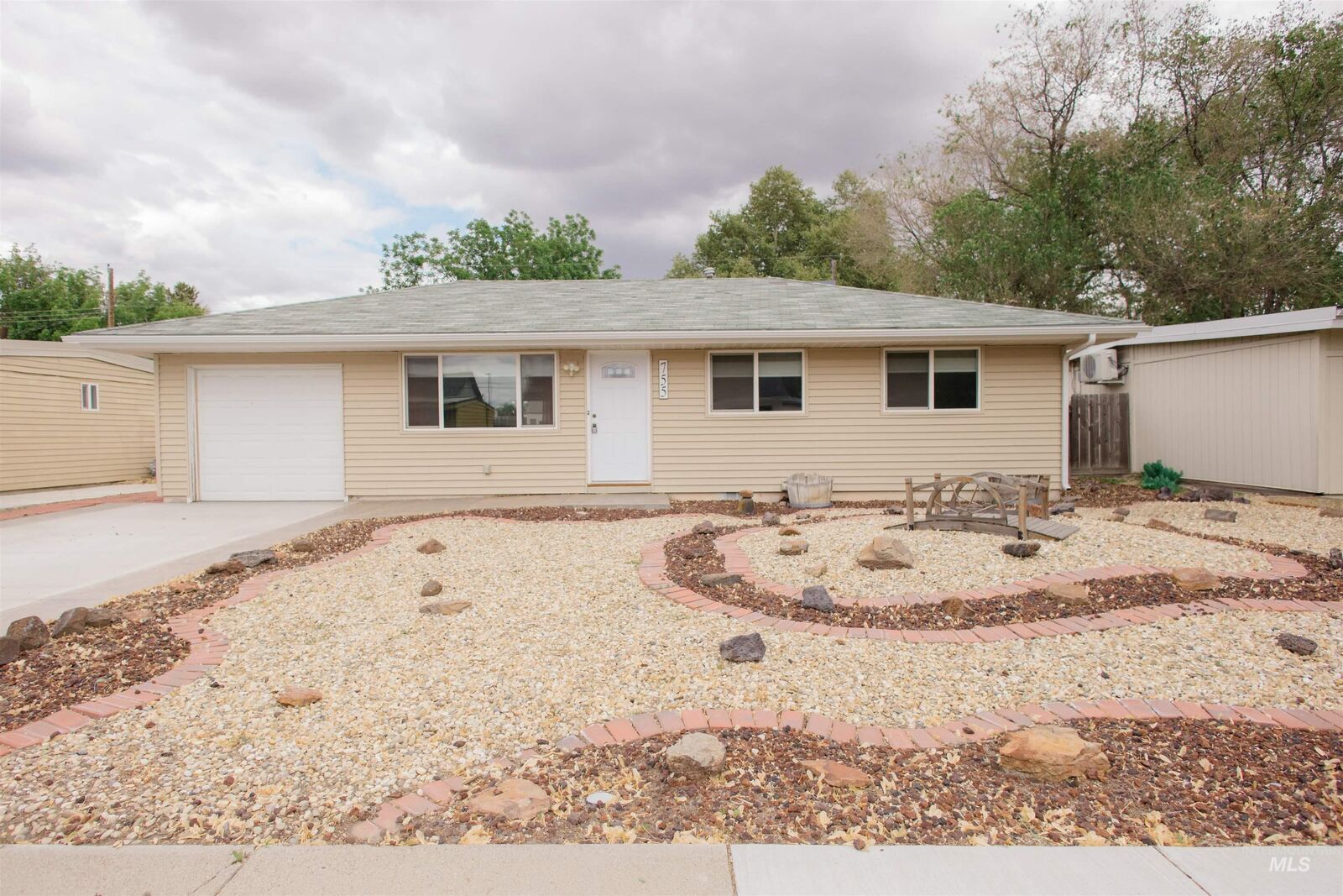 Property Photo:  755 S 12th E  ID 83647 