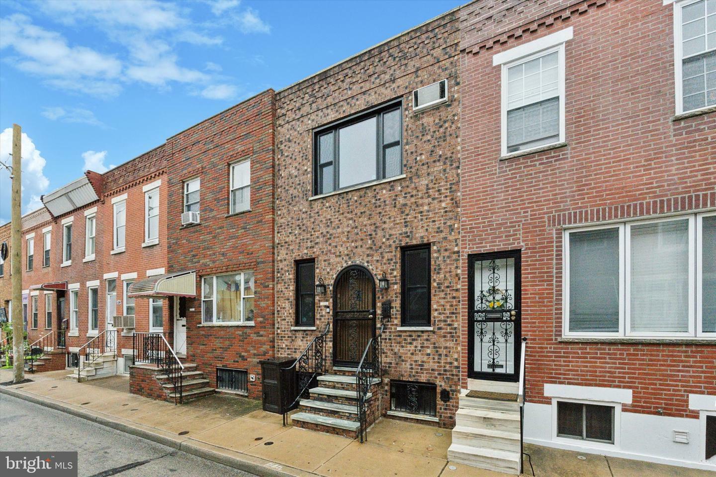 Property Photo: 1142 Tree Street PA 19148