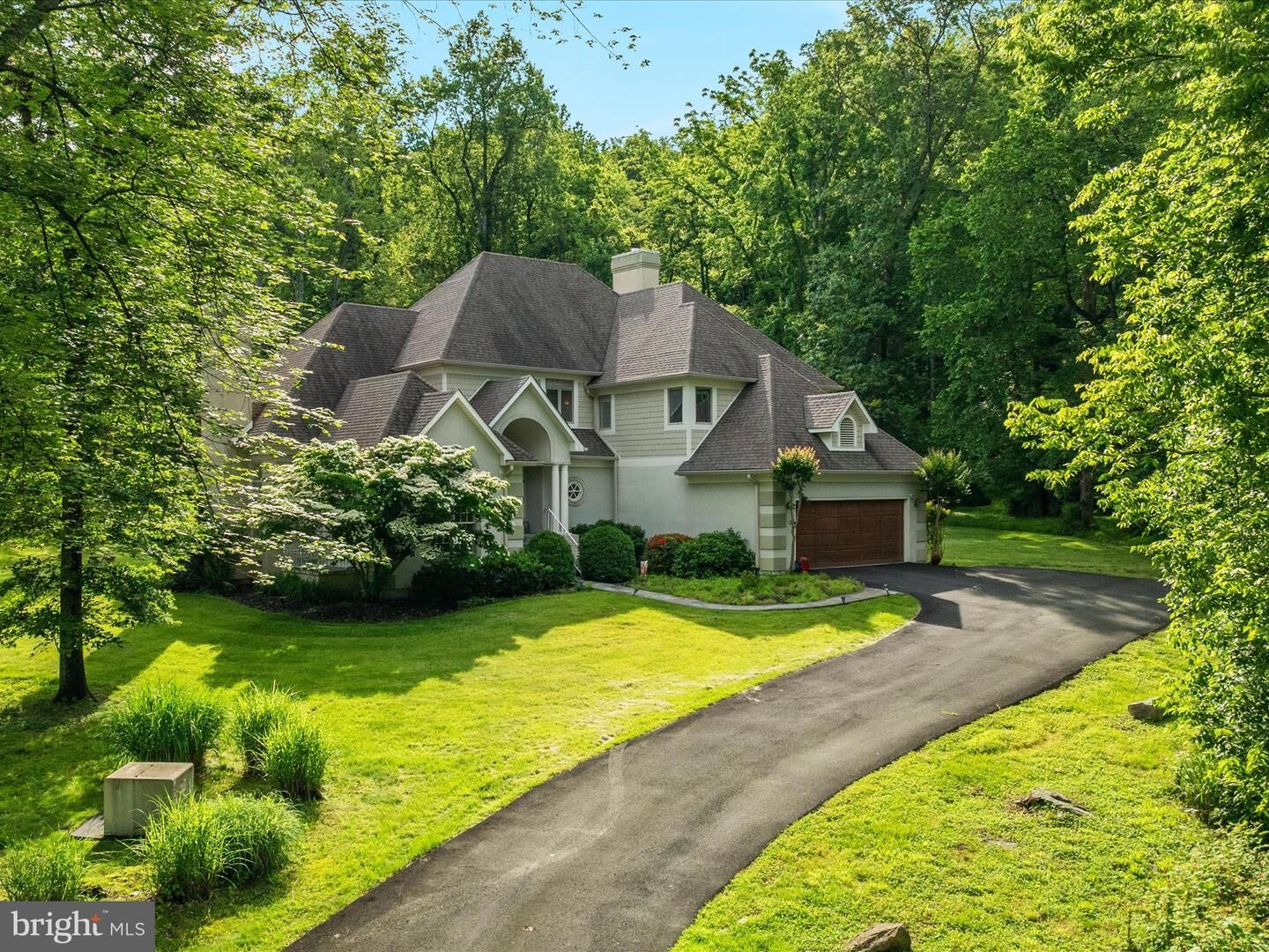 Property Photo: 16205 Mountain Ridge VA 20132