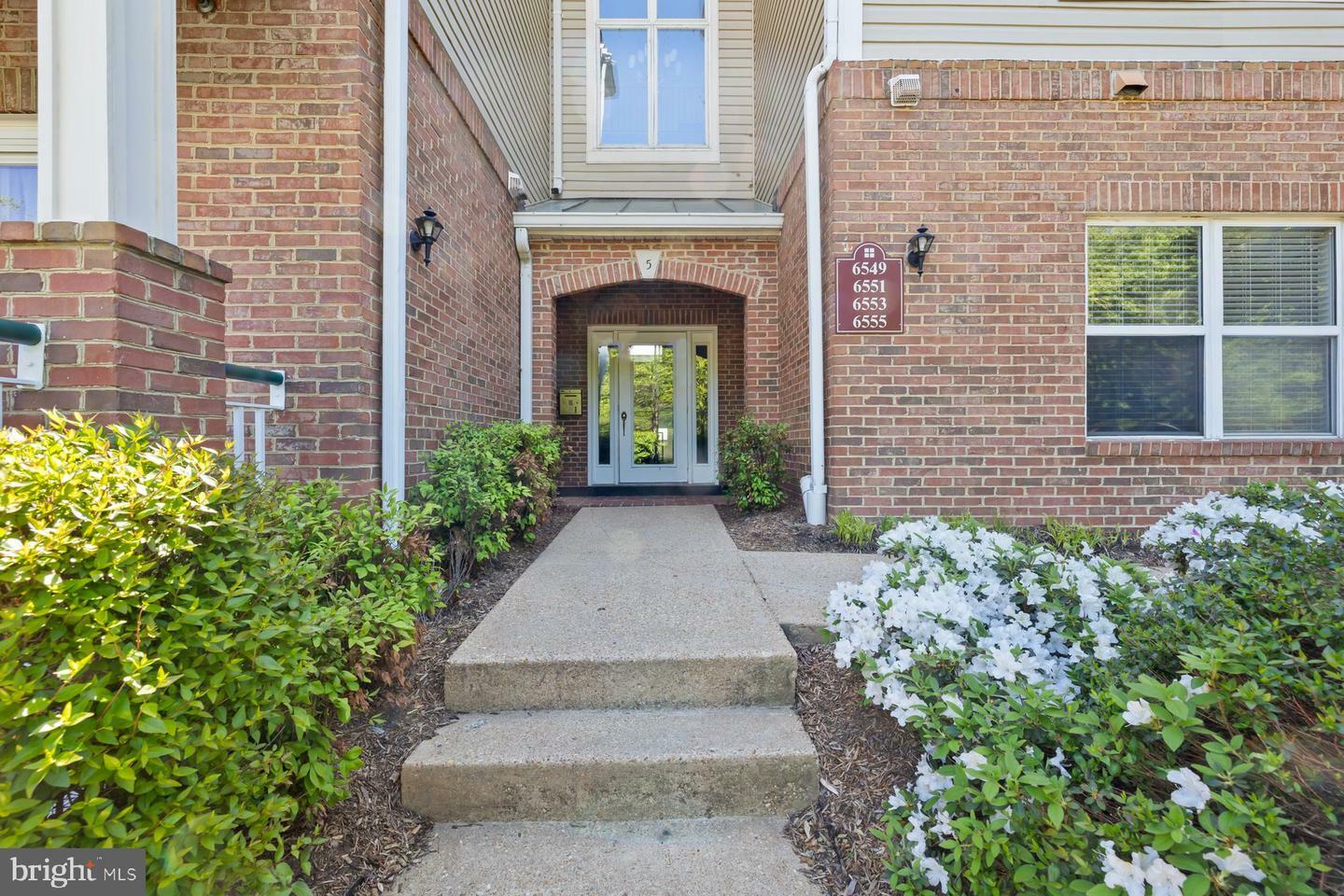 Property Photo: 6551 Grange Lane 202 VA 22315