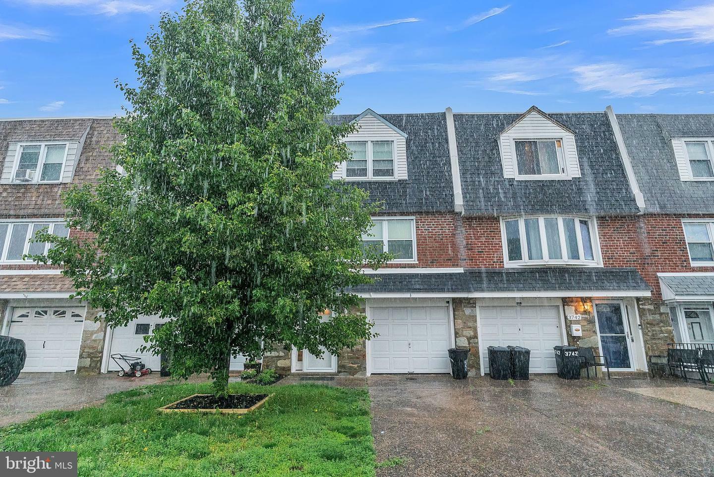 3744 S Hereford Lane  Philadelphia PA 19114 photo