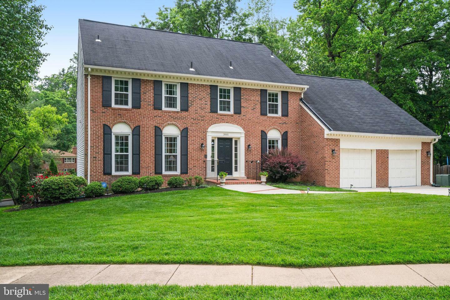 Property Photo: 3801 Ivanhoe Lane VA 22310