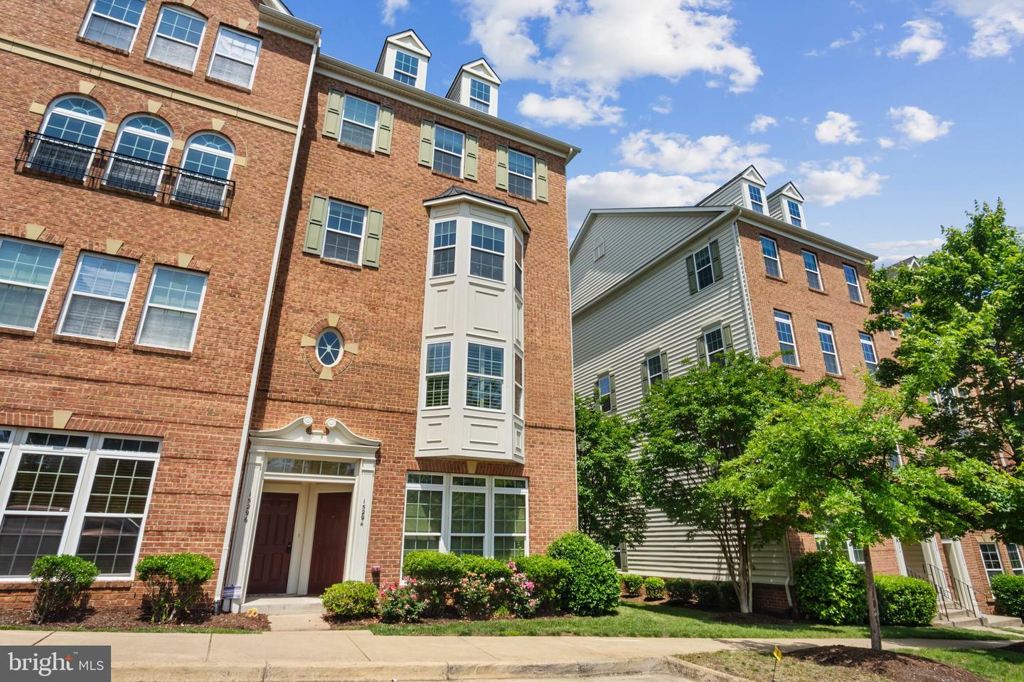 15296 Regents Park Drive  Woodbridge VA 22191 photo