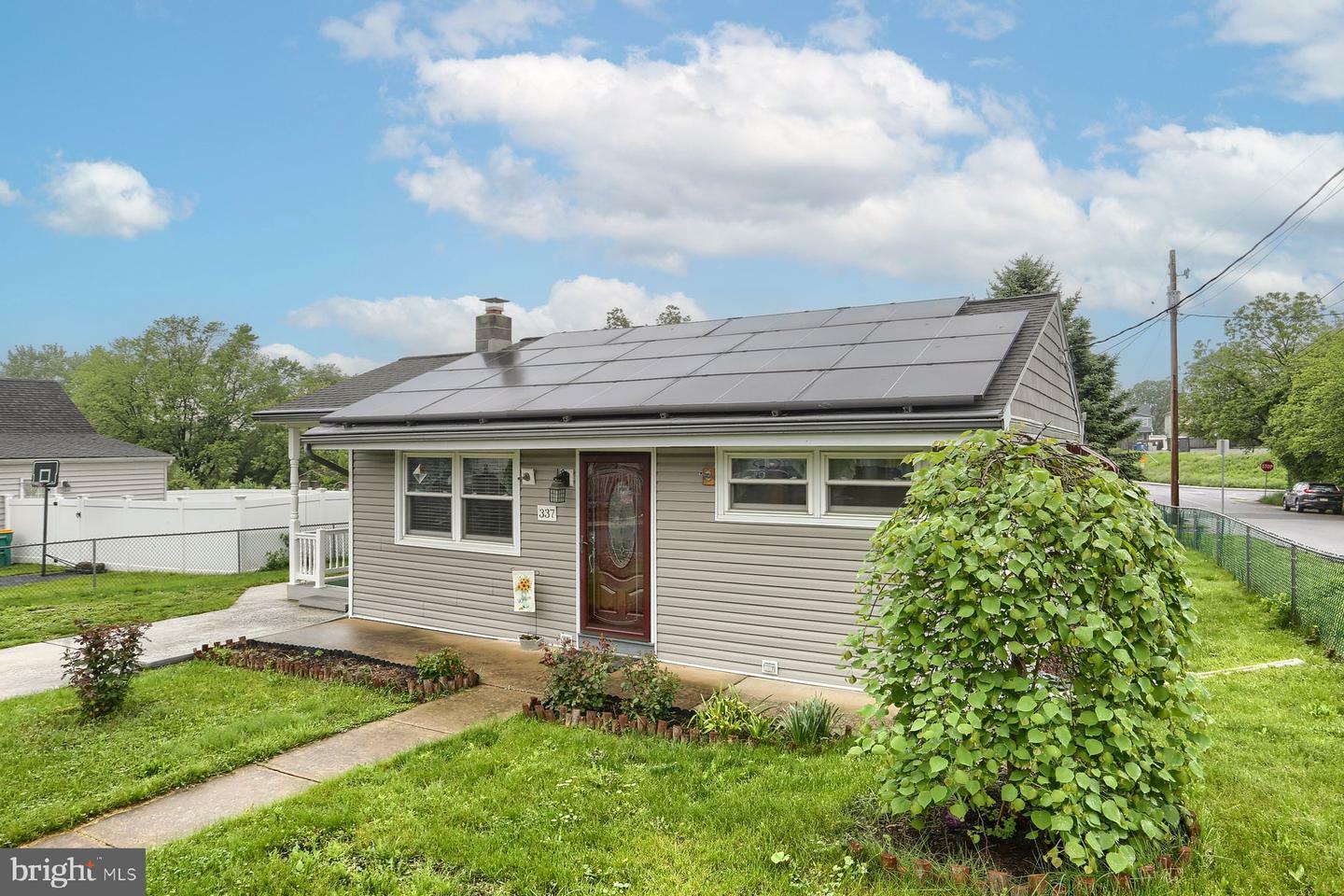 Property Photo: 337 W Perry Street PA 17025