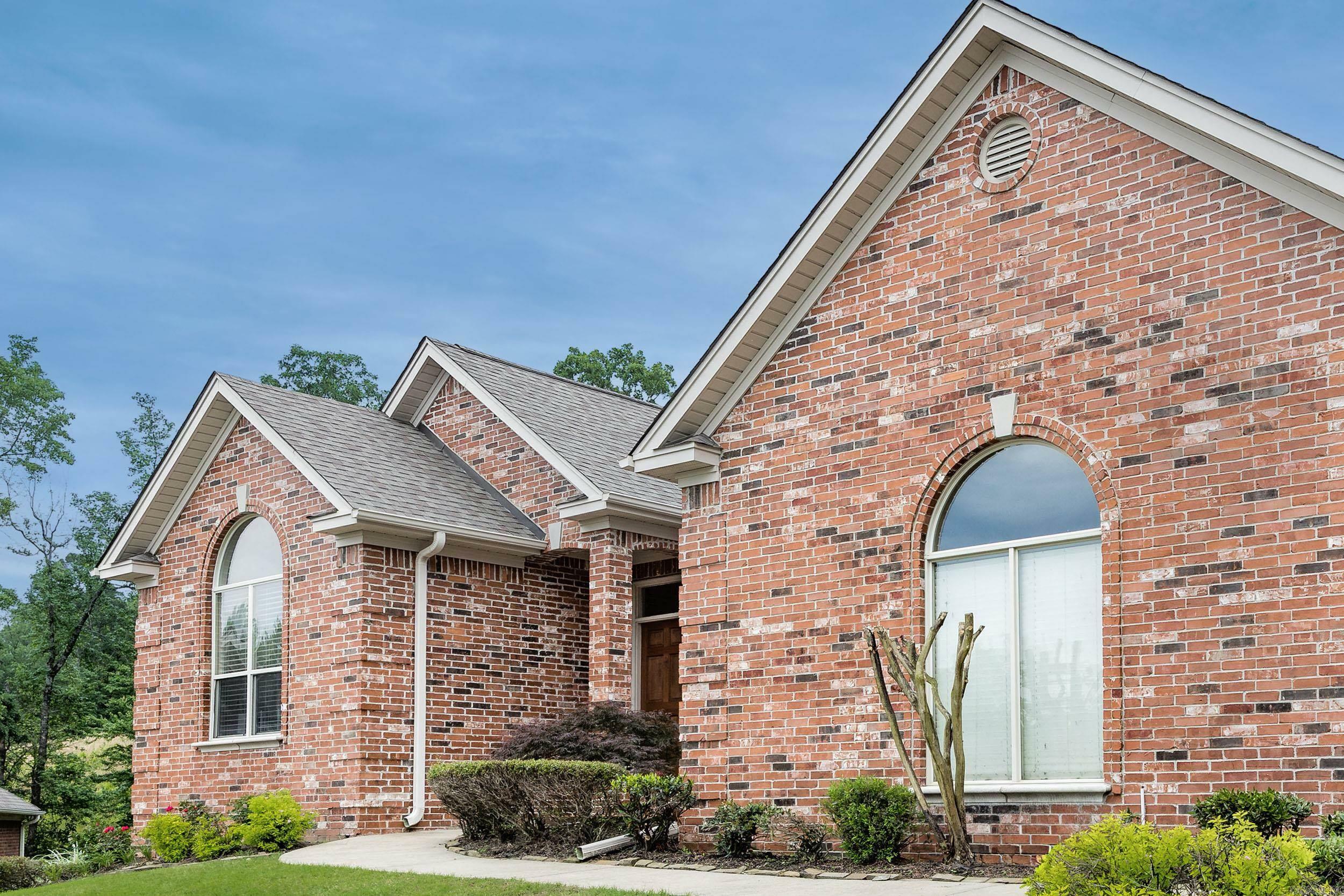 Property Photo: 110 Clervaux Circle AR 72223