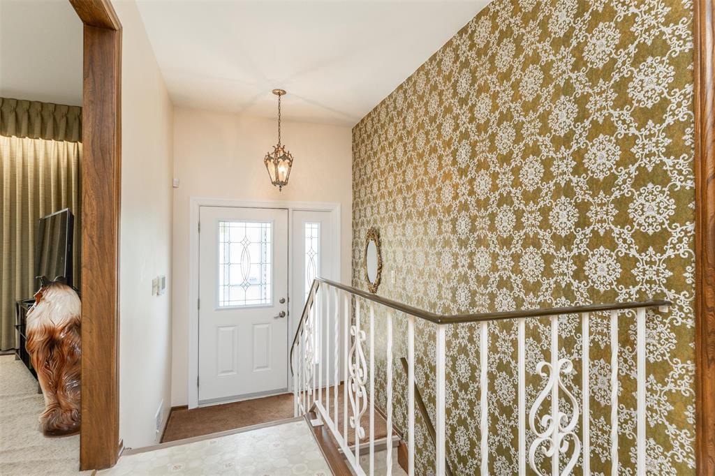 Property Photo: 4449 Roblin Boulevard MB R3R 0G2