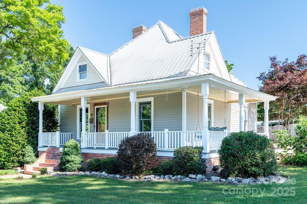 Property Photo: 328 E Center Avenue NC 28115