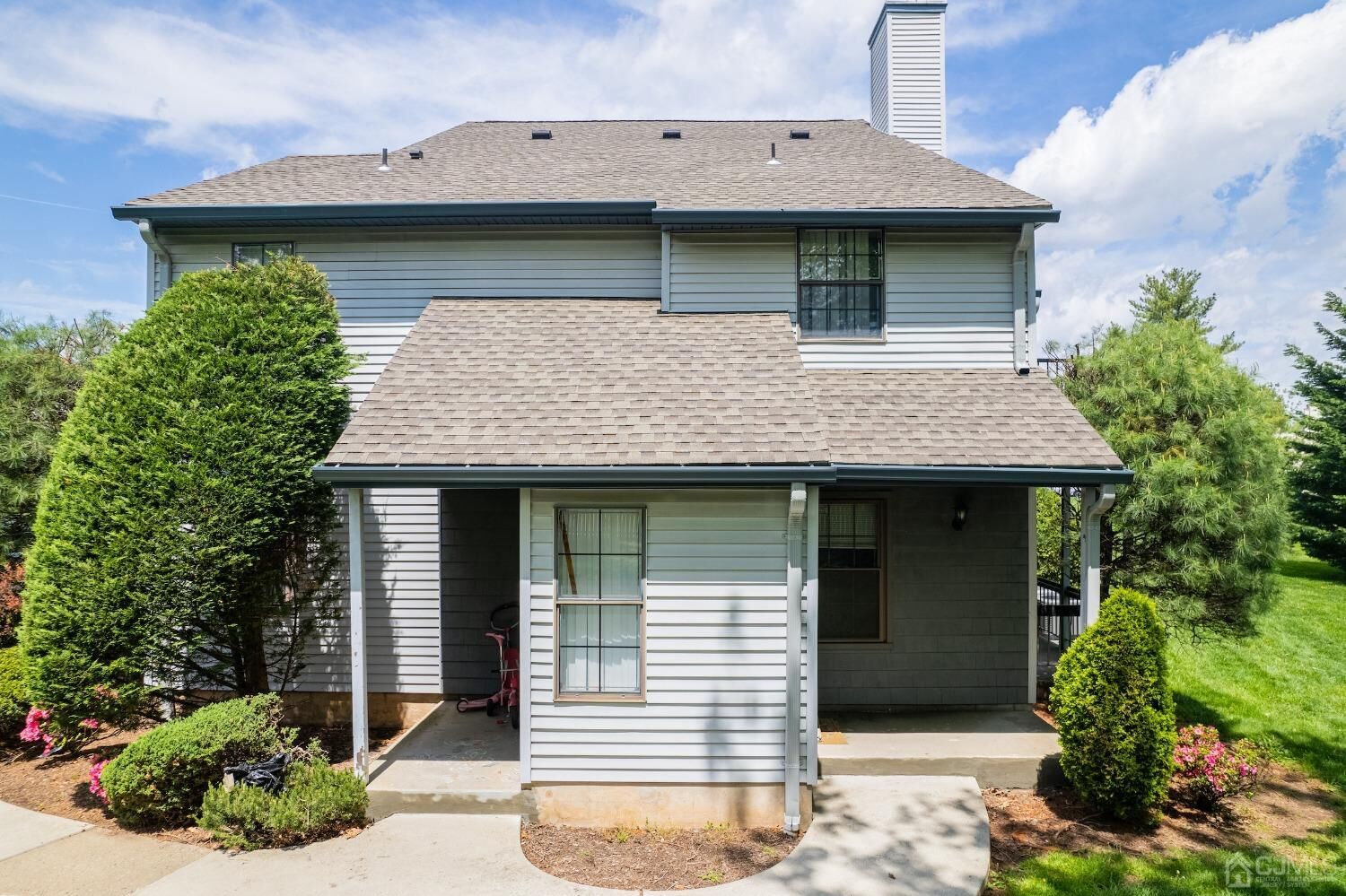 Property Photo: 1612 Woodbridge Commons Way NJ 08830