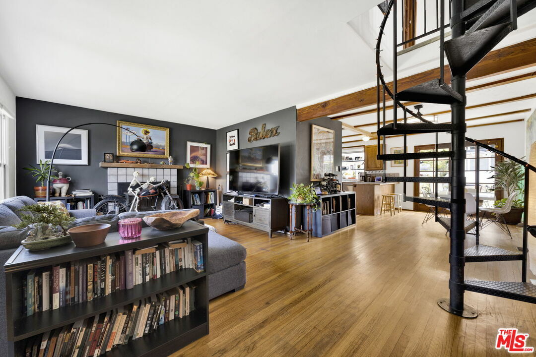 Property Photo: 3456 Beethoven St CA 90066