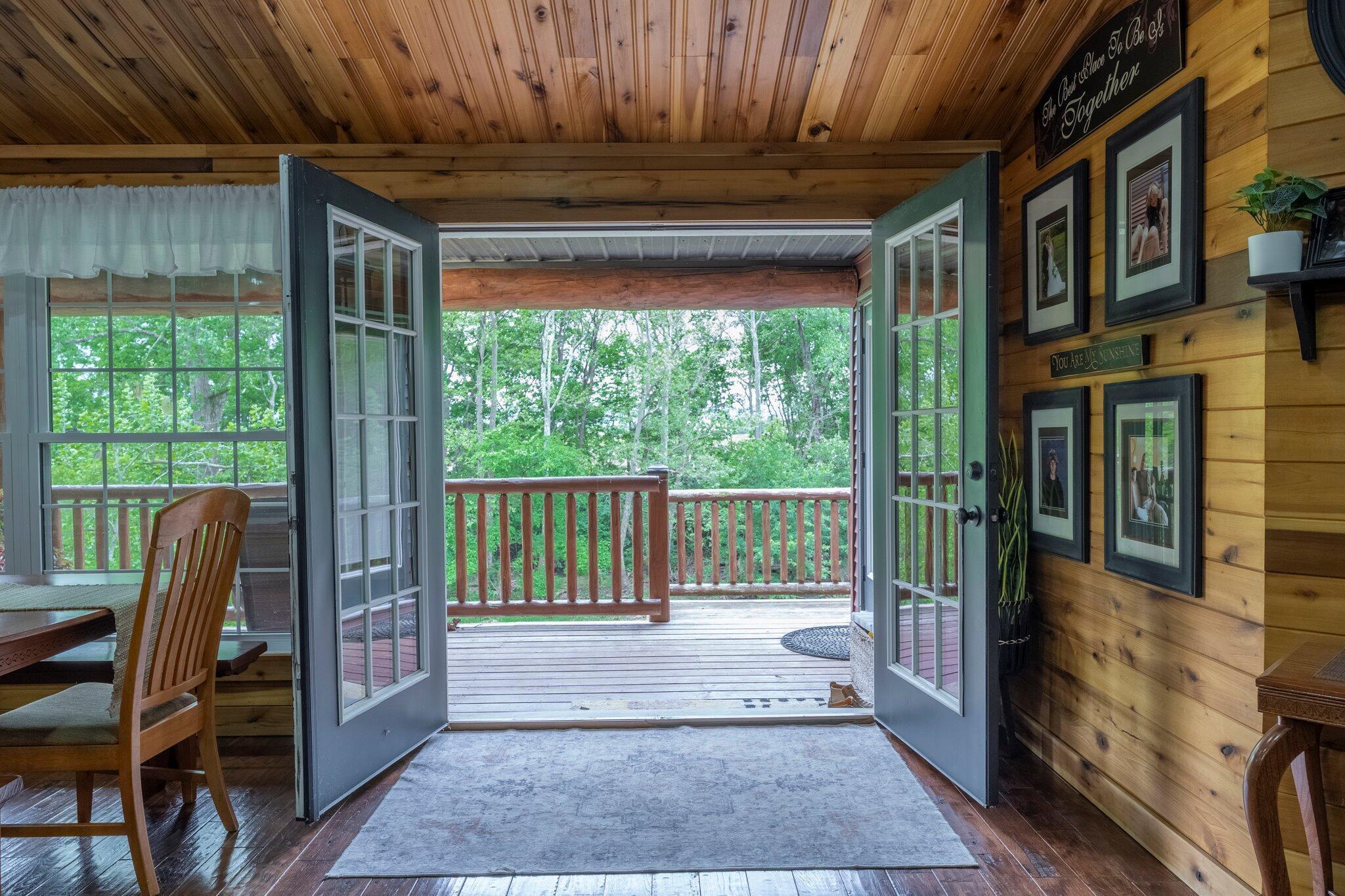 Property Photo:  6213 Stafford SW Road  OH 43160 