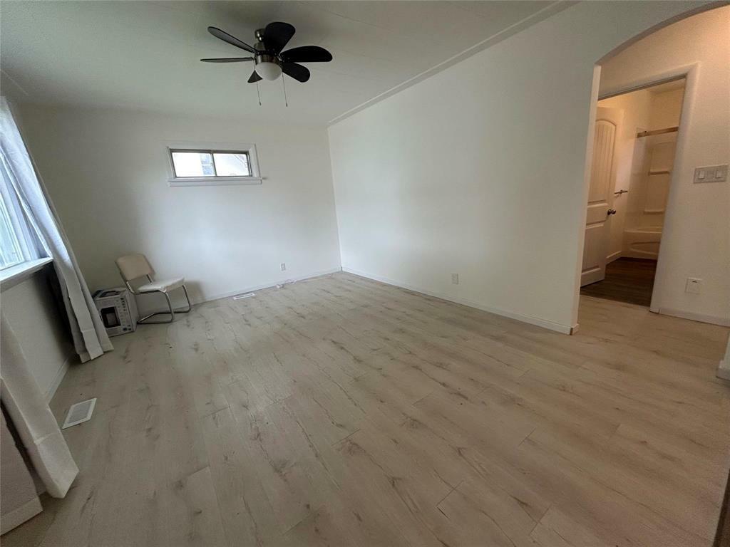 Property Photo: 633 3rd Street Northeast MB R1N 1R5