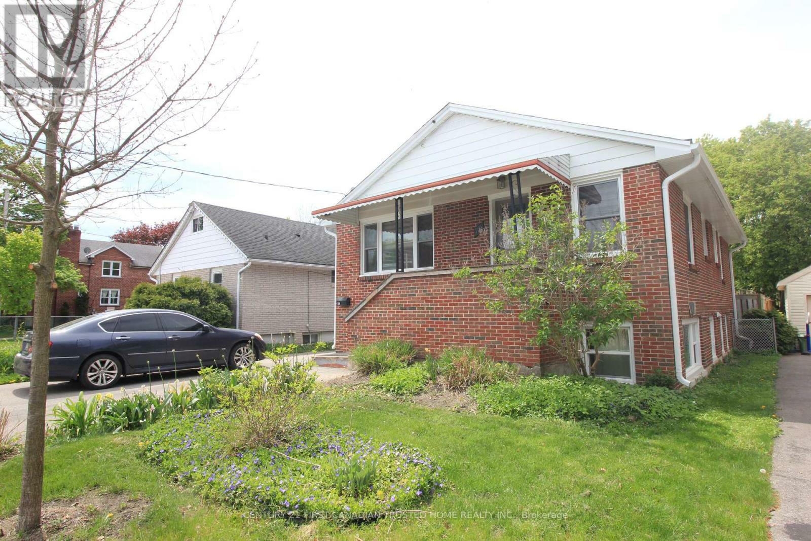 Property Photo: 73 Jaqueline Street ON N5Z 3P8