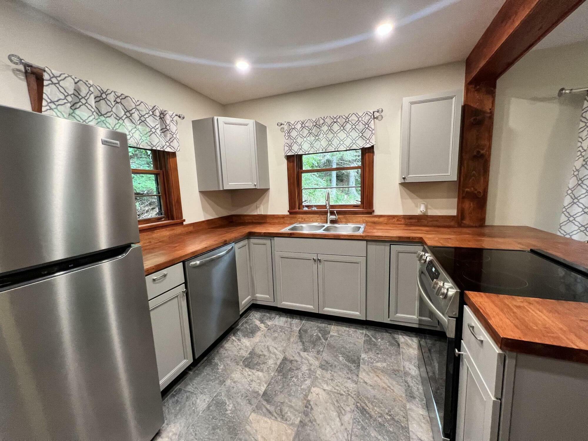 Property Photo: 5705 Leivasy Rd WV 26676