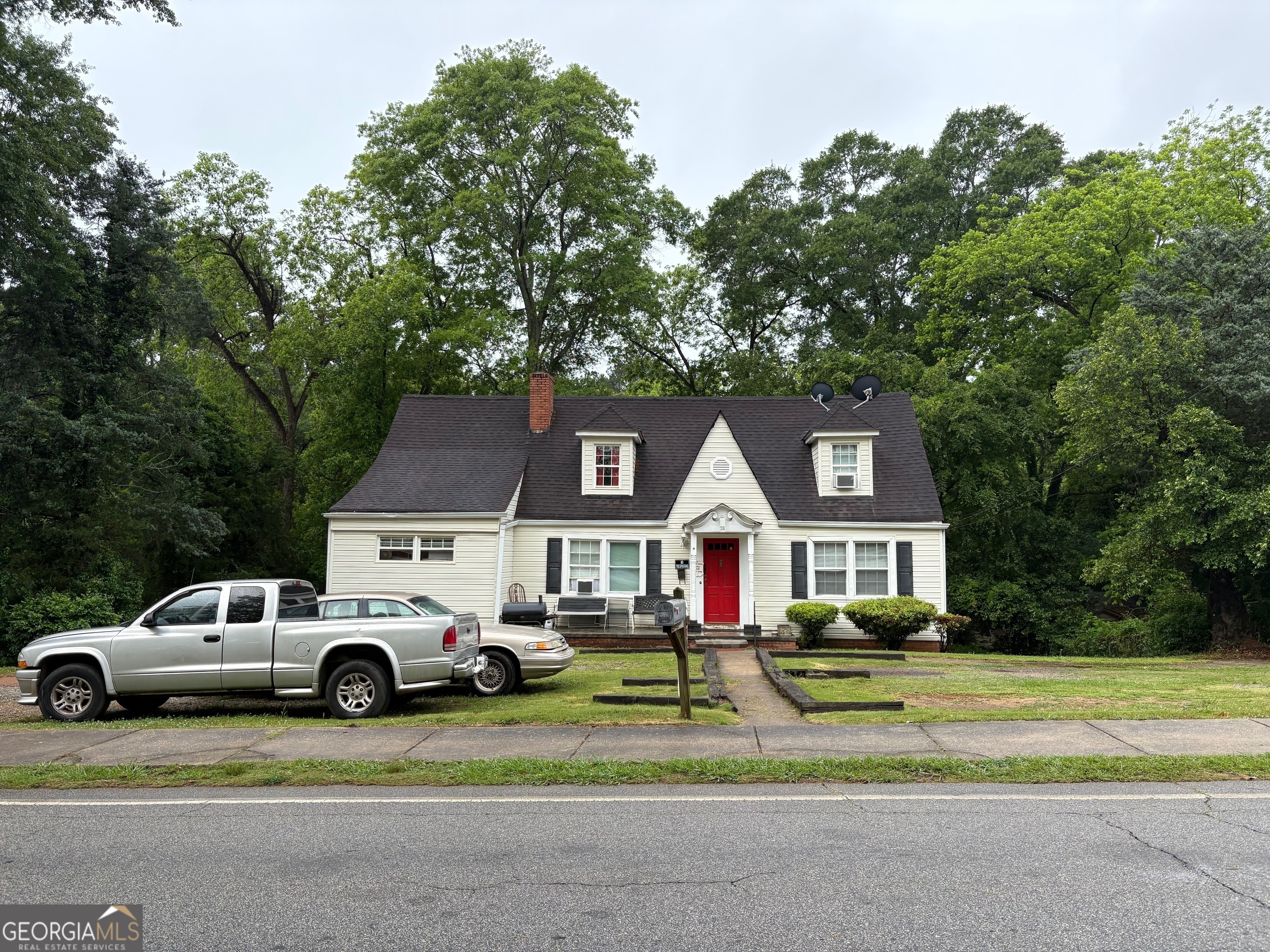 Property Photo: 711 W Main Street GA 30286