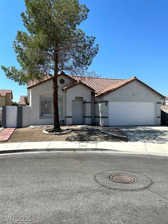 Property Photo: 2721 Coffee Pot Court NV 89106