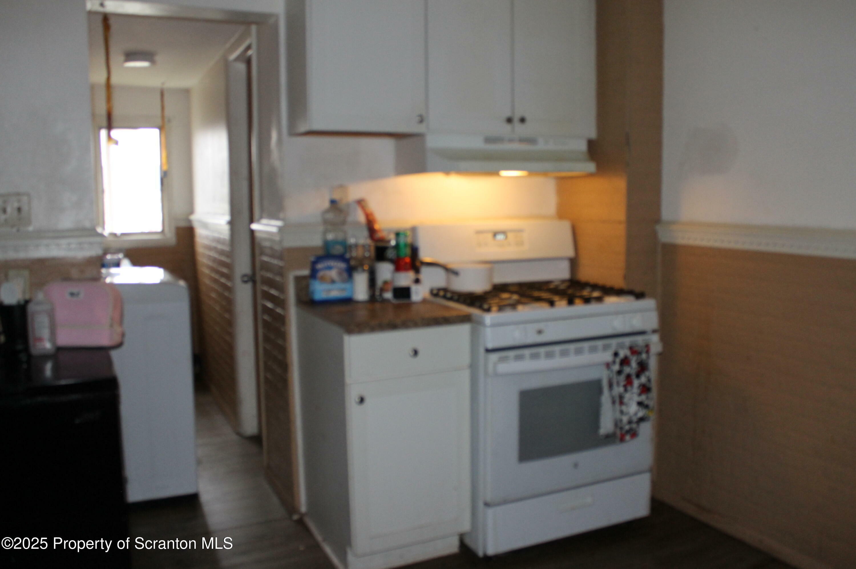 Property Photo: 305 E Grove Street PA 18704
