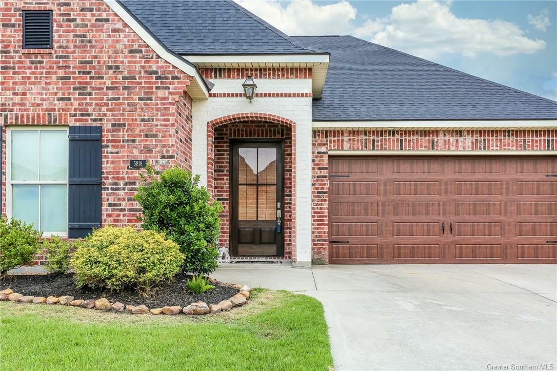 Property Photo: 5818 Willow Ridge Drive LA 70605