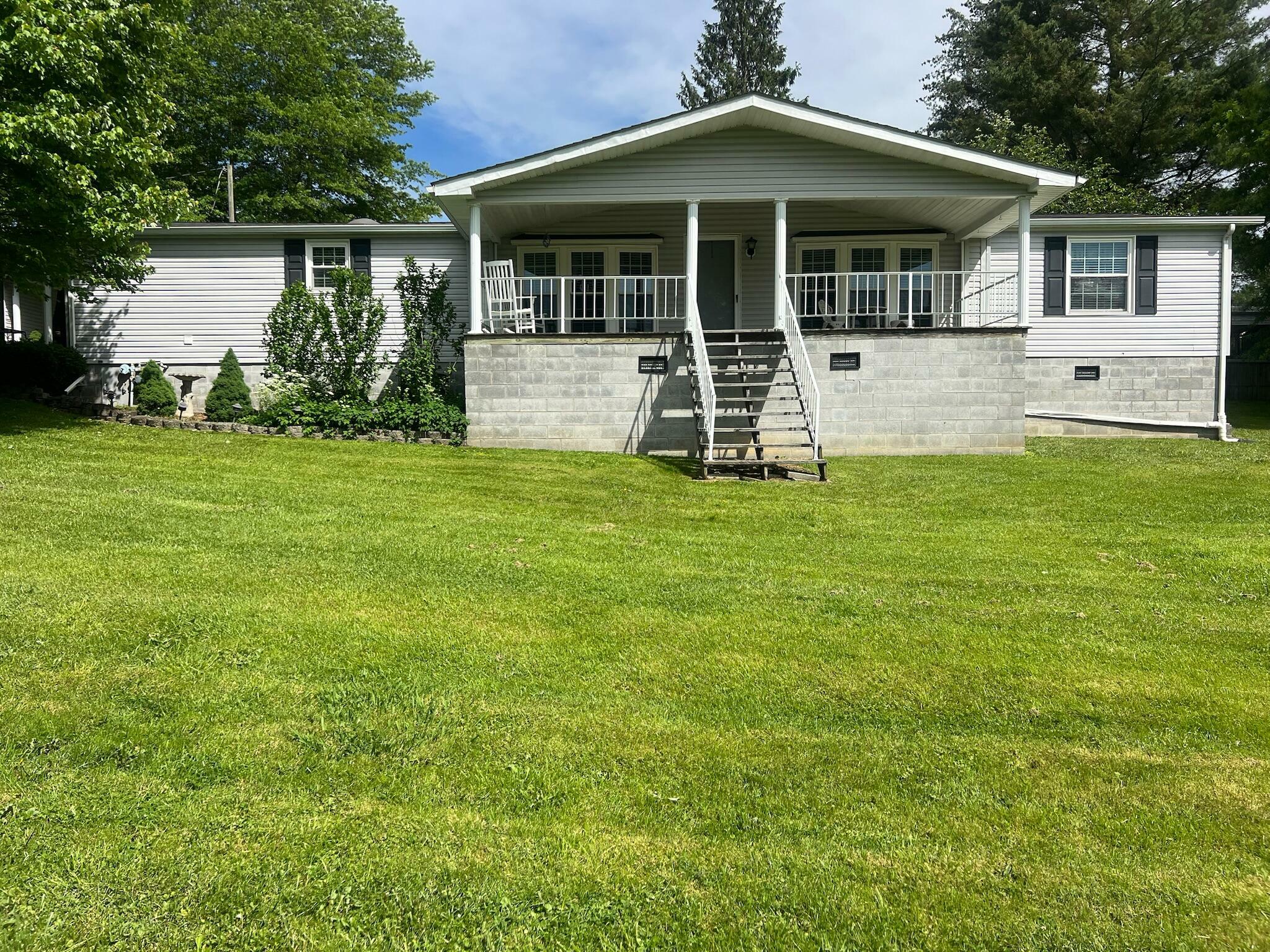 Property Photo: 1019 Summerlee Ave WV 25901