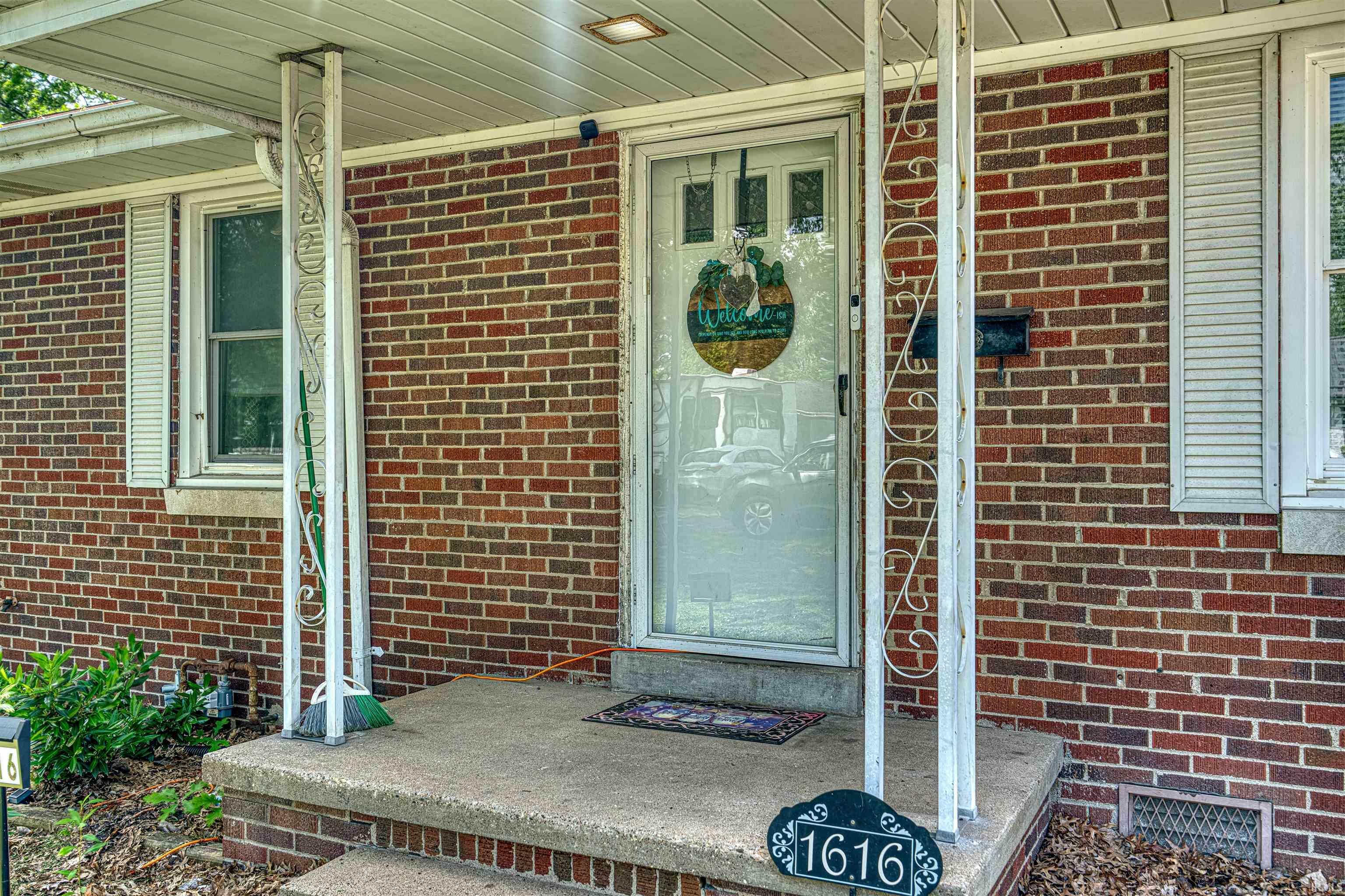 Property Photo: 1616 N Roosevelt Drive IN 47711