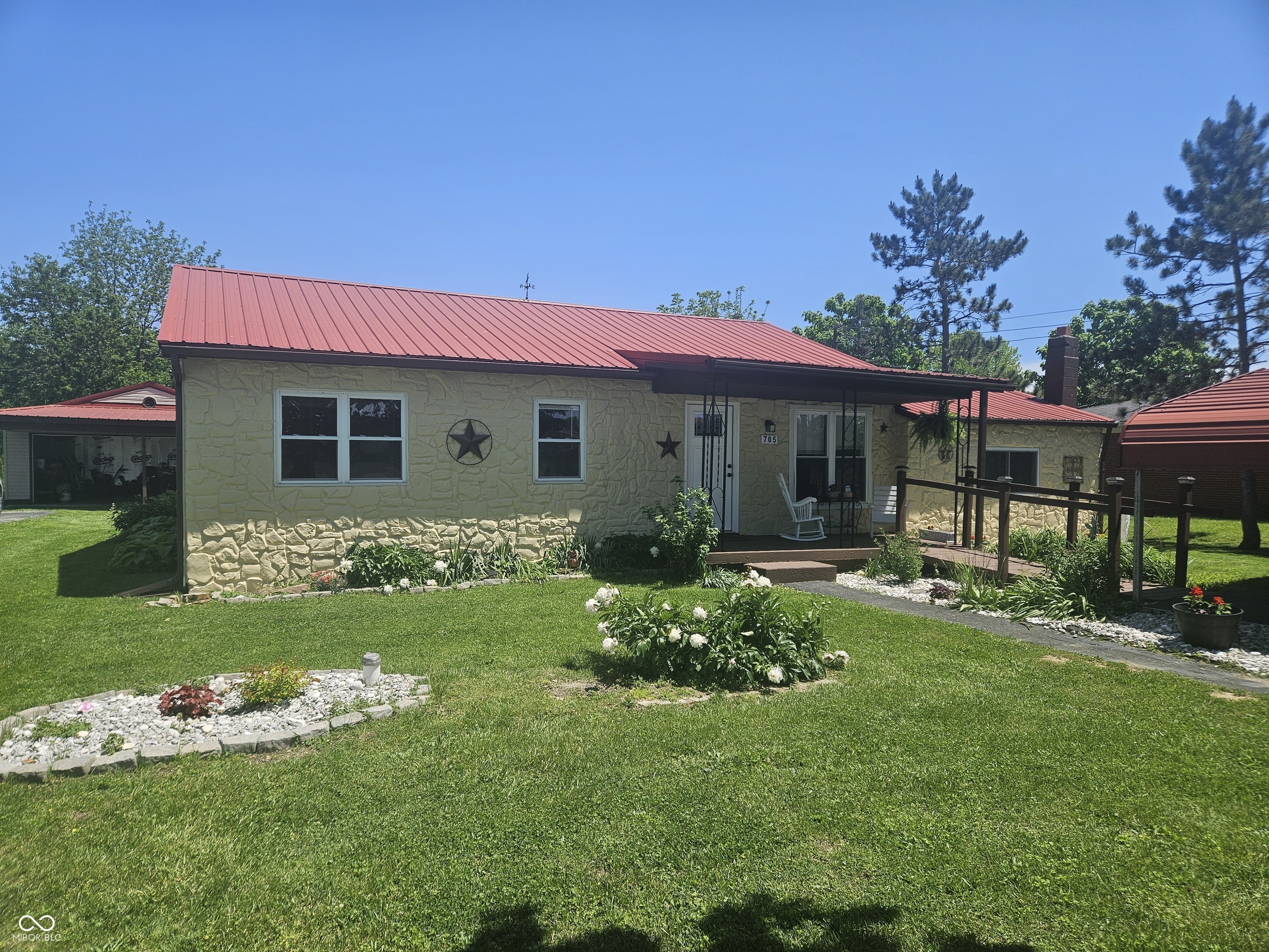 Property Photo: 705 S 450 E IN 46131