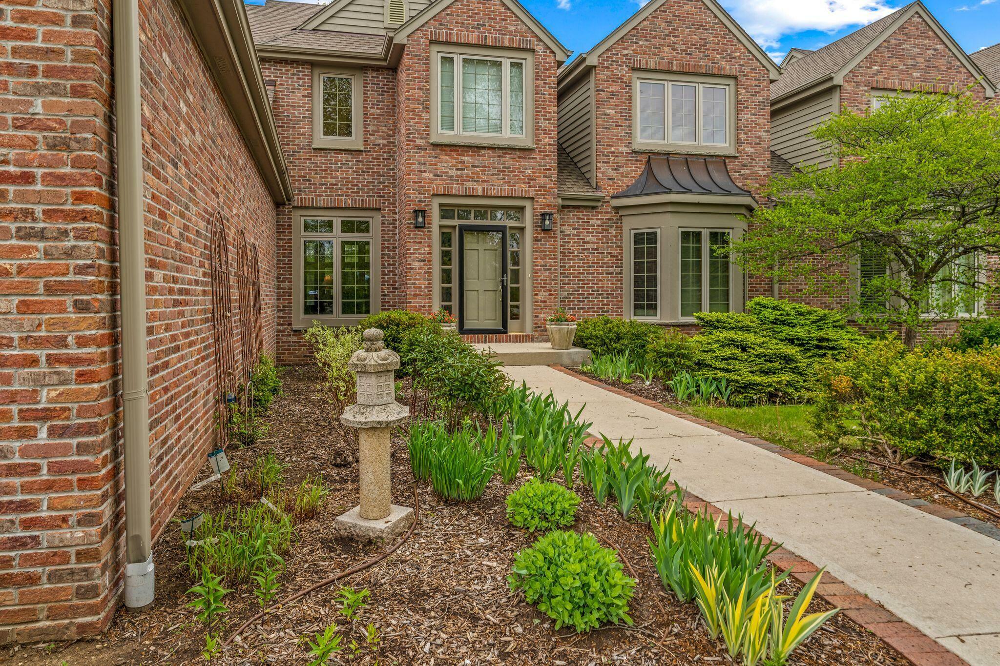 1998 W Hidden Reserve Ct  Mequon WI 53092 photo