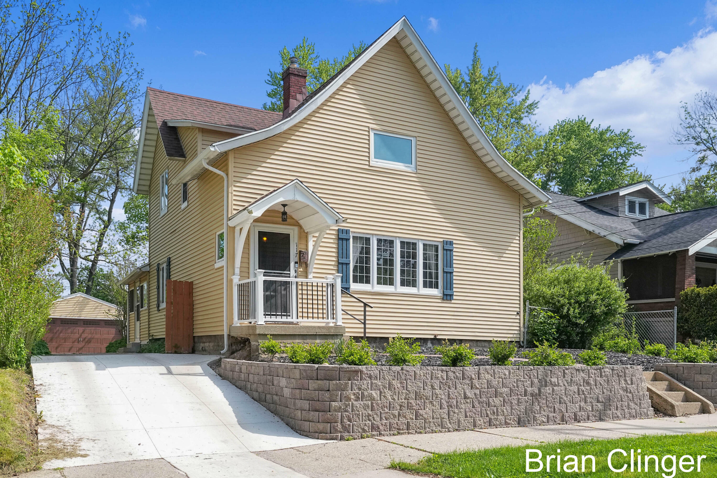117 Palmer Street NE  Grand Rapids MI 49505 photo
