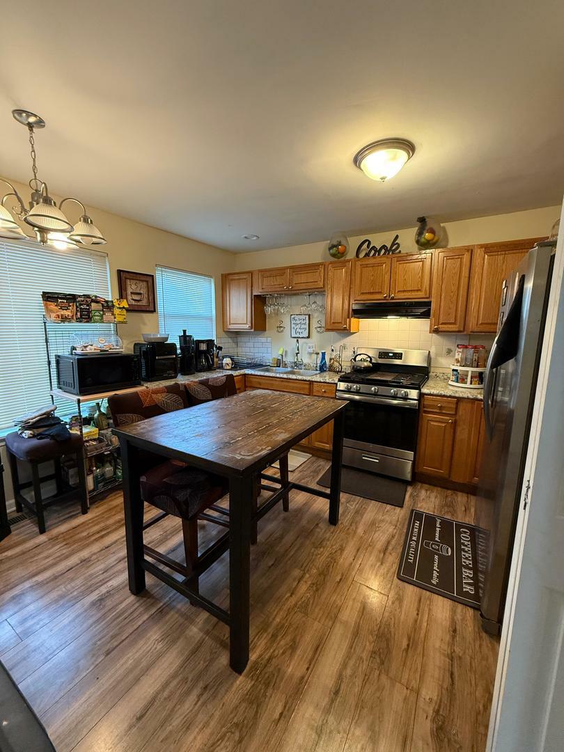 Property Photo:  2404 Lexington Lane  IL 60540 