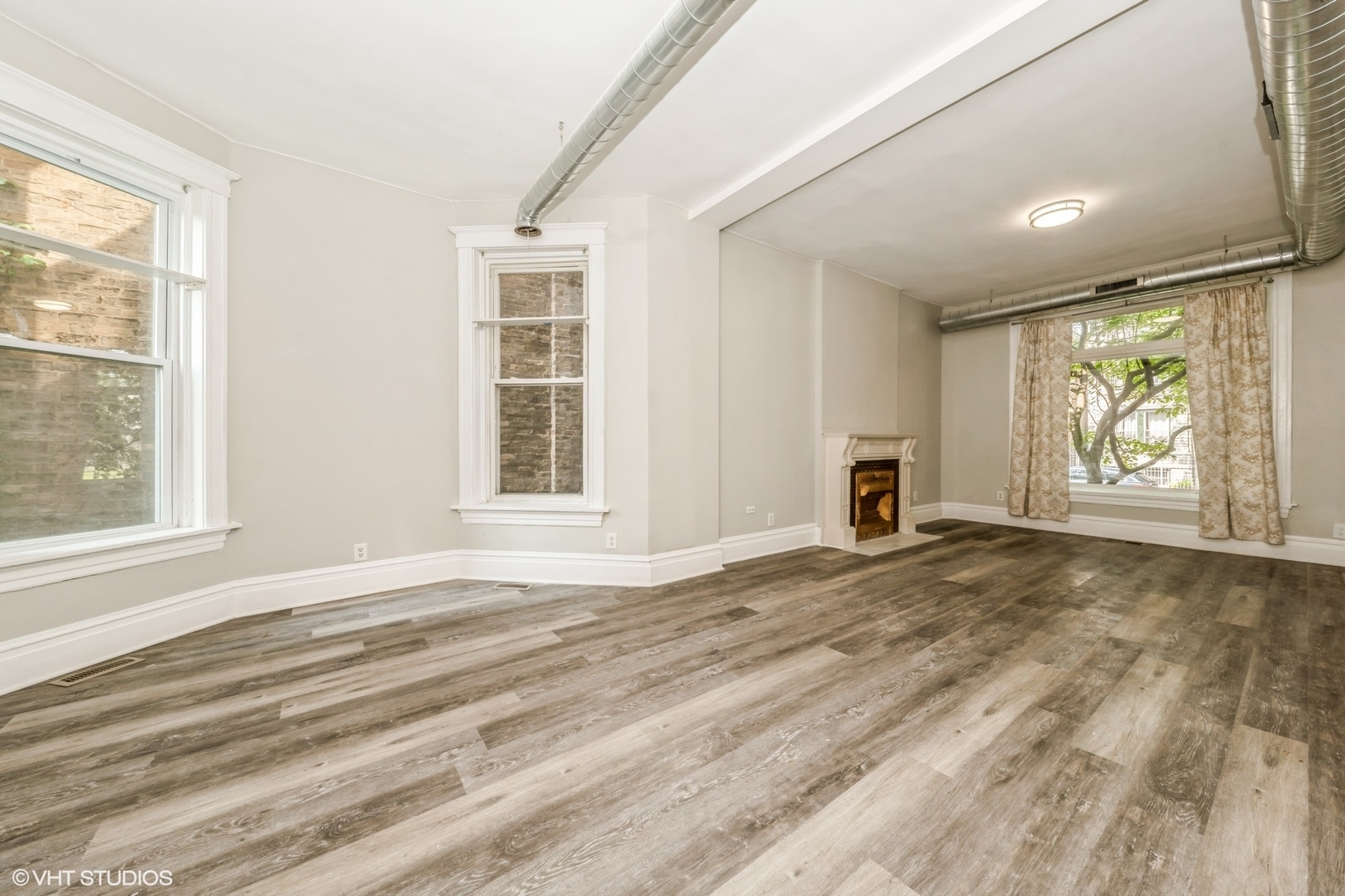 Property Photo: 1345 N Maplewood Avenue 1 IL 60622