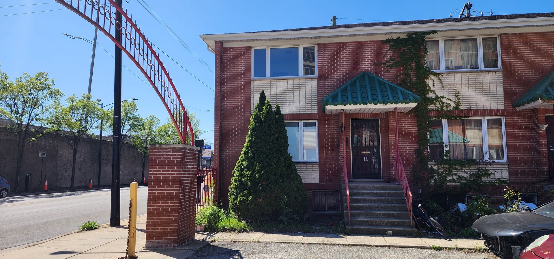 Property Photo: 2338 S Canal Street H IL 60616