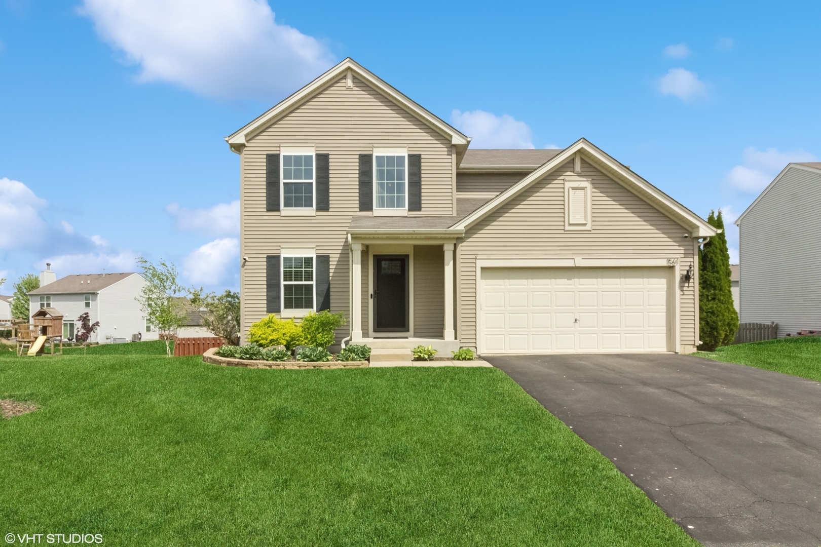 Property Photo:  1561 Bristol Drive  IL 60140 