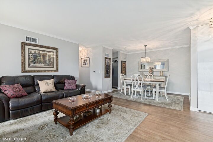 Property Photo: 565 Shorely Drive 202 IL 60010